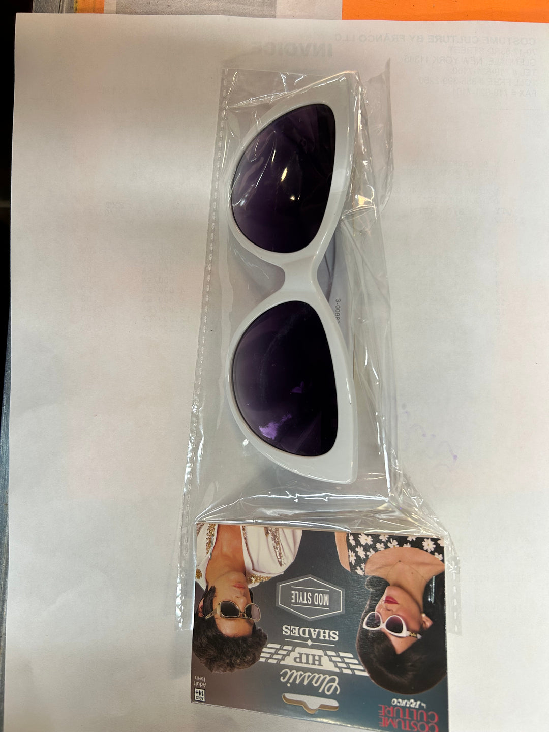 Retro Mod Sunglasses - White