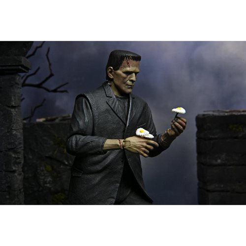 Universal Monsters - Ultimate Frankenstein Color 7" Figure